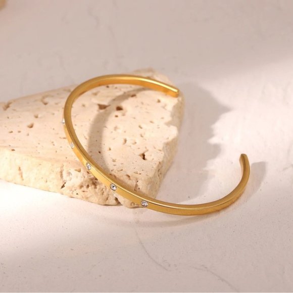 18K Gold Plated Opening Cubic Zirconia Bangle - Picture 6 of 13